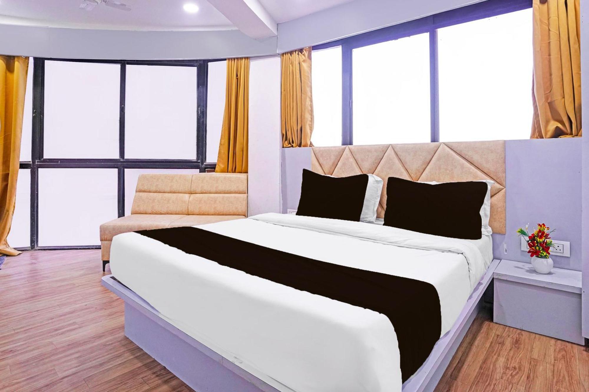 Hotel O Patang 24 Ahmadabad Zewnętrze zdjęcie