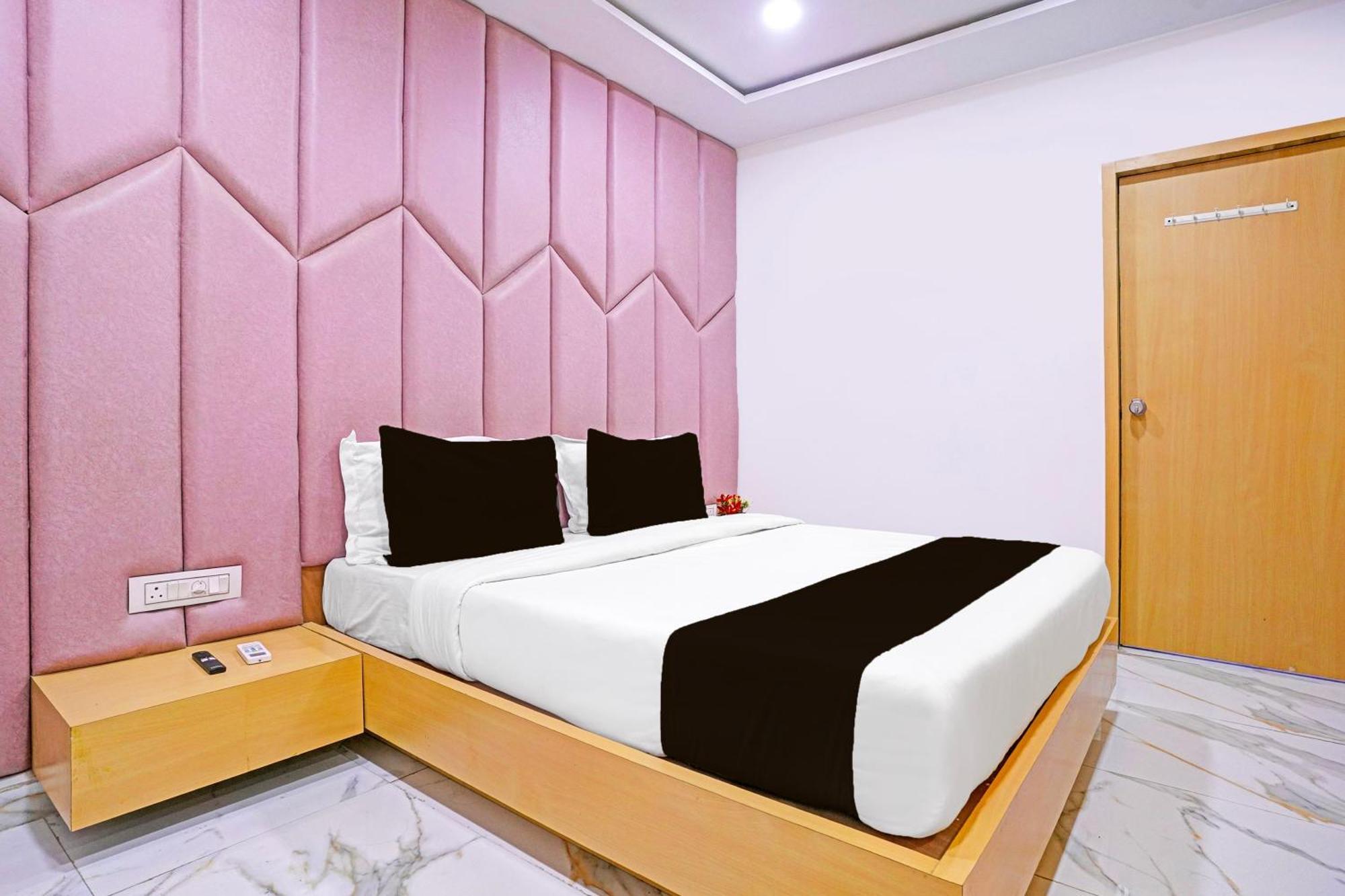 Hotel O Patang 24 Ahmadabad Zewnętrze zdjęcie