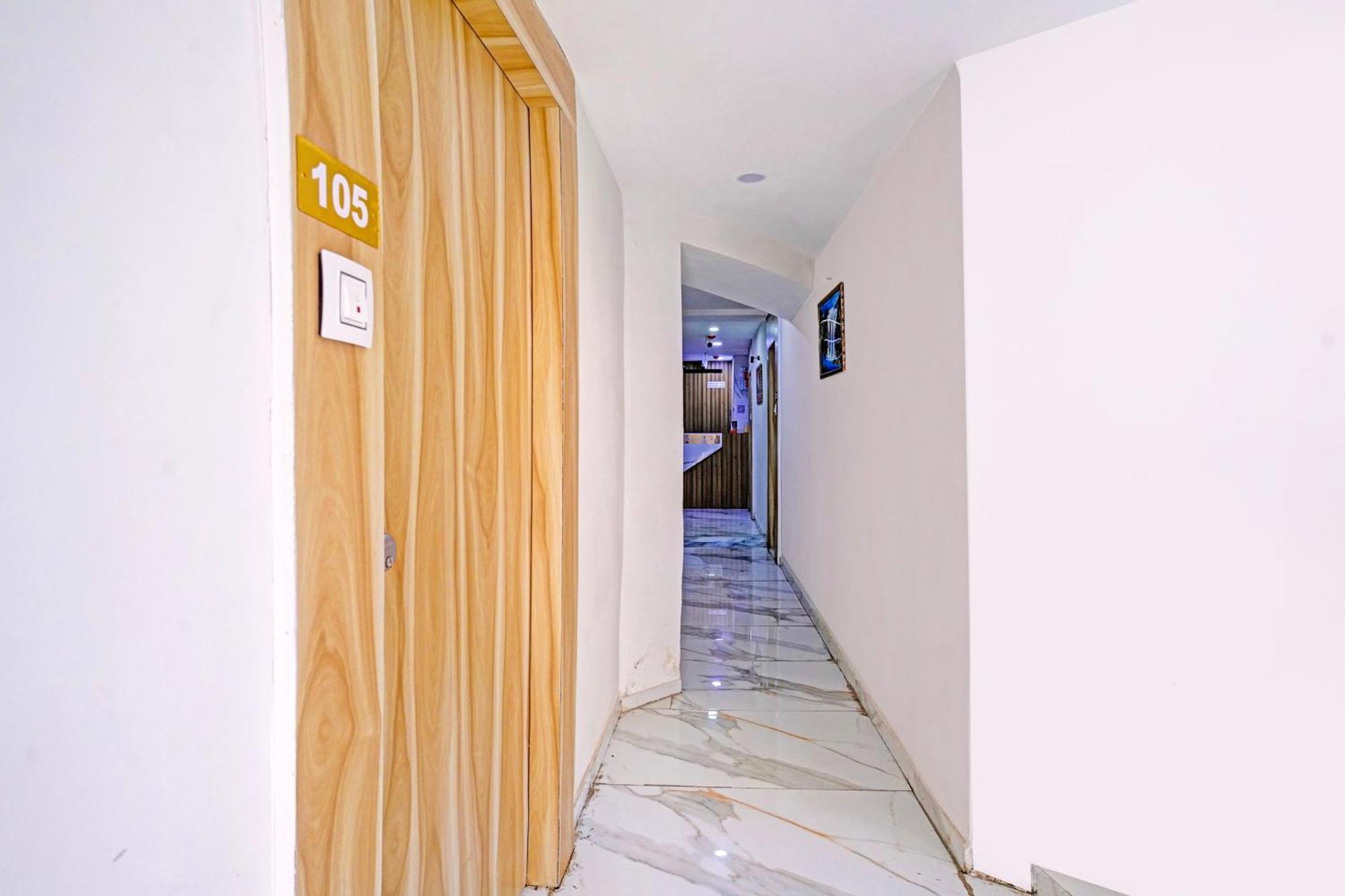 Hotel O Patang 24 Ahmadabad Zewnętrze zdjęcie